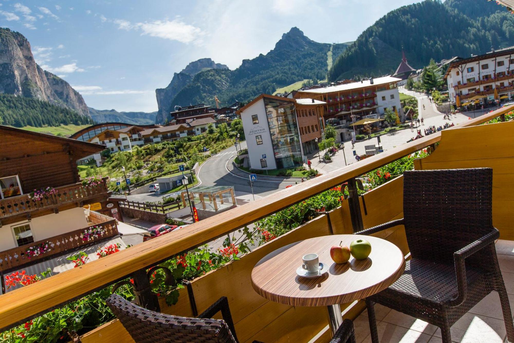 Hotel Oswald Selva di Val Gardena Exterior foto